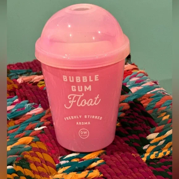 DW Home Bubble Gum single wick Candle - Picture 2 of 5